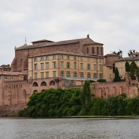 Le Nid De L'ecureuil 3* Brens