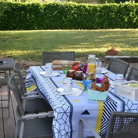 ベッド・アンド・ブレックファスト Le Nid De L'ecureuil Brens