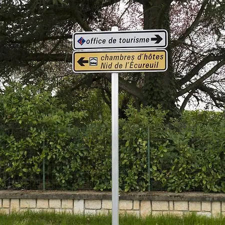 Le Nid De L'ecureuil Bed & Breakfast 3*