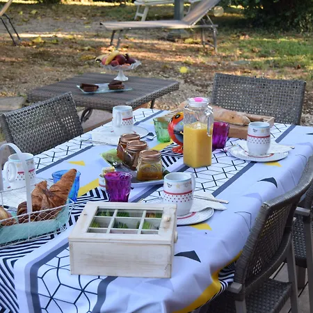 Le Nid De L'ecureuil 3* Brens (Tarn)